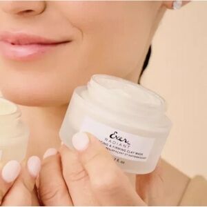 ✅ Ever Radiant Resurfacing & Firming Clay Mask